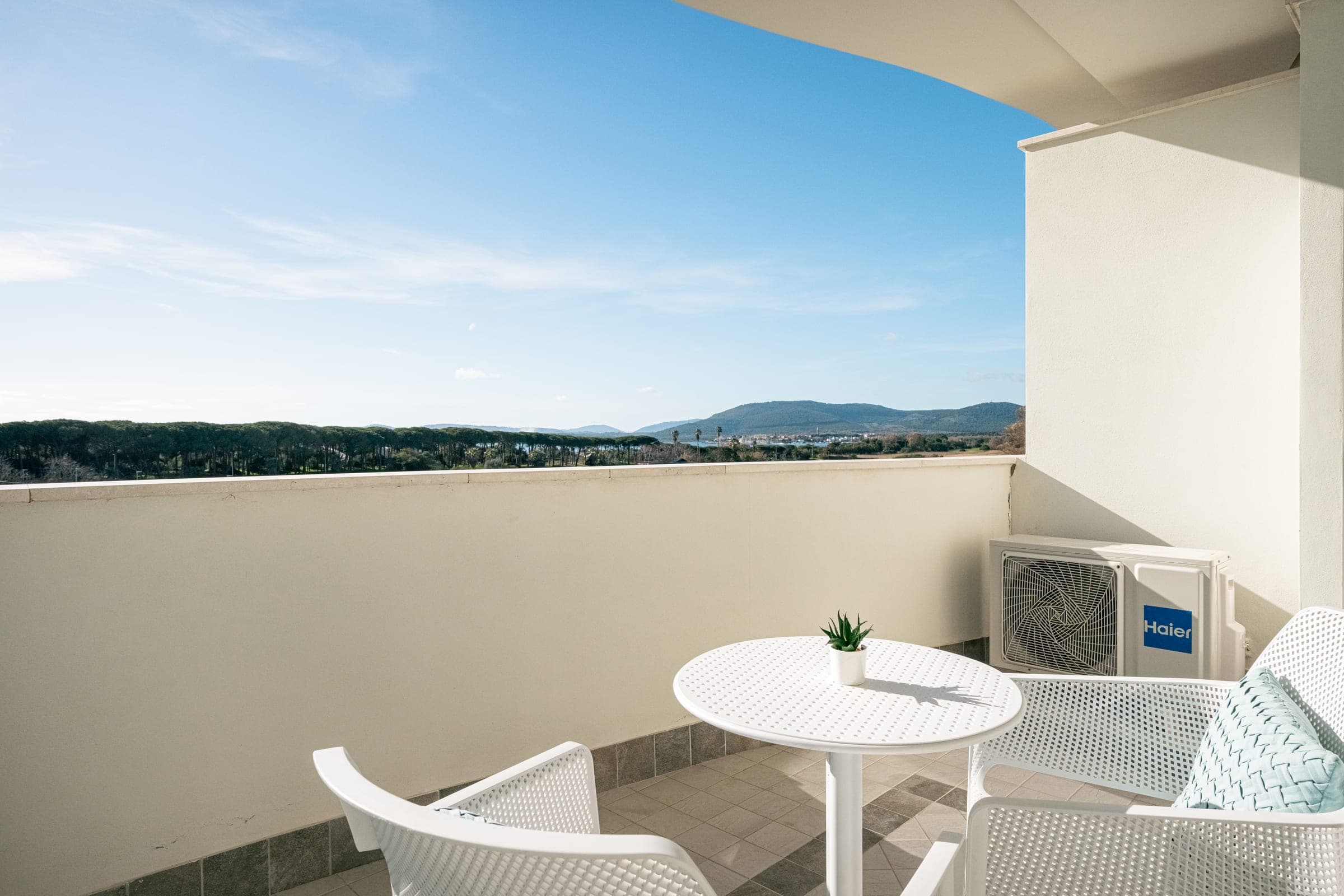 Studio thumbnail 3